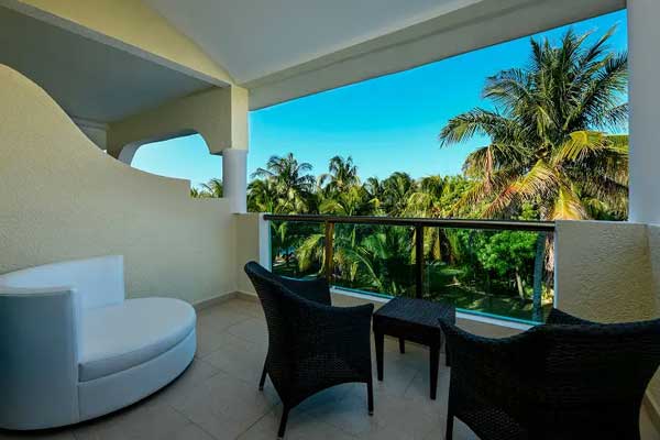 Beachfront Honeymoon Suite